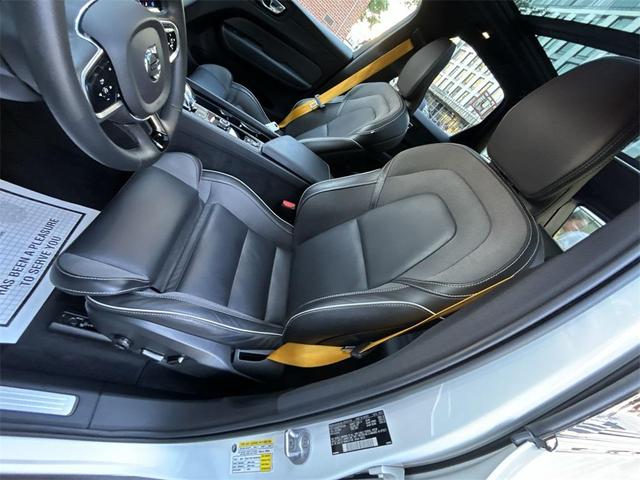 Photo of 2023 Crystal White Metallic Volvo XC60 Recharge Plug-In Hybrid