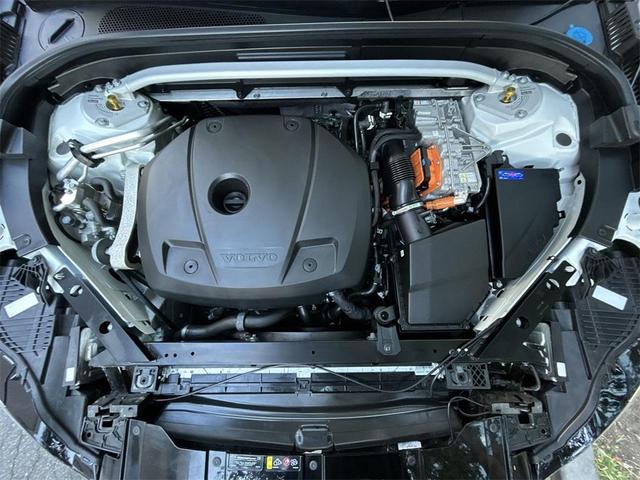 Photo of 2023 Crystal White Metallic Volvo XC60 Recharge Plug-In Hybrid