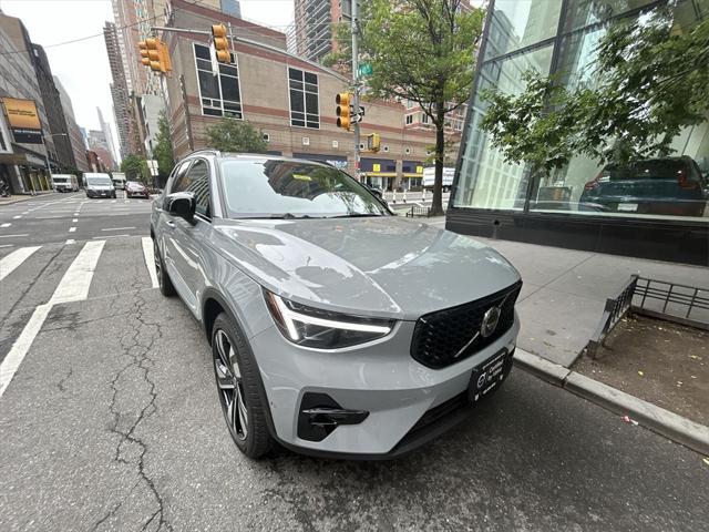 2025 Volvo XC40