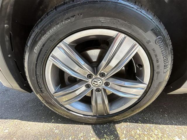 Photo of 2018 Cardinal Red Metallic Volkswagen Tiguan