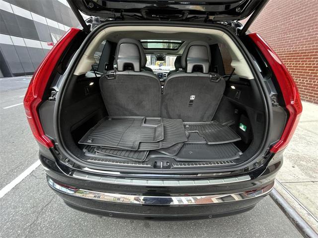 Photo of 2024 Onyx Black Metallic Volvo XC90