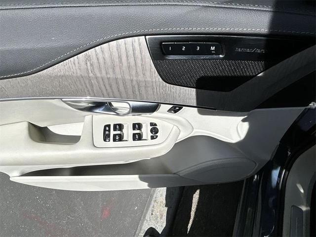 Photo of 2023 Denim Blue Metallic Volvo XC90 Recharge Plug-In Hybrid