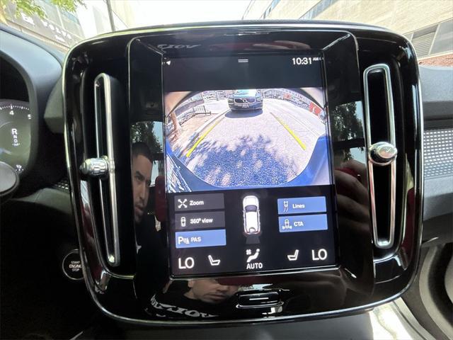 Photo of 2022 Denim Blue Metallic Volvo XC40