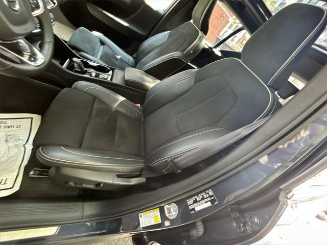 Photo of 2022 Denim Blue Metallic Volvo XC40