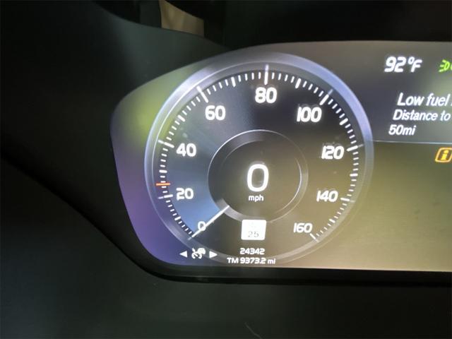 Photo of 2022 Denim Blue Metallic Volvo XC40