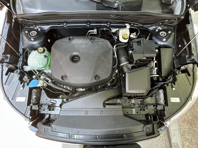 Photo of 2022 Denim Blue Metallic Volvo XC40