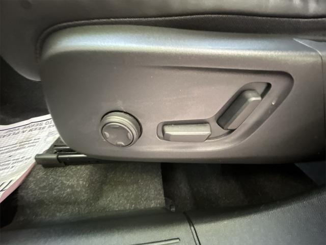 Photo of 2022 Denim Blue Metallic Volvo XC40