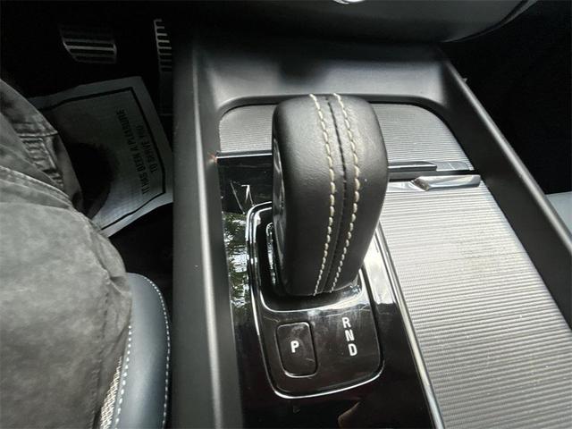 Photo of 2022 Onyx Black Metallic Volvo XC60