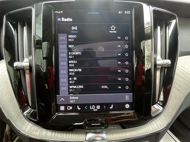 Photo of 2025 Silver Dawn Metallic Volvo XC60