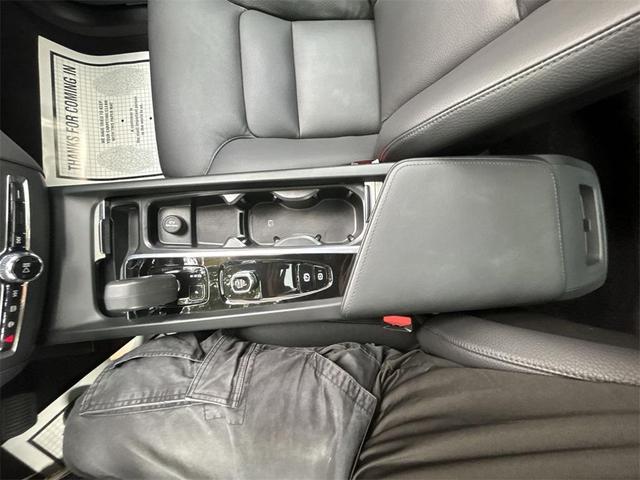 Photo of 2025 Silver Dawn Metallic Volvo XC60