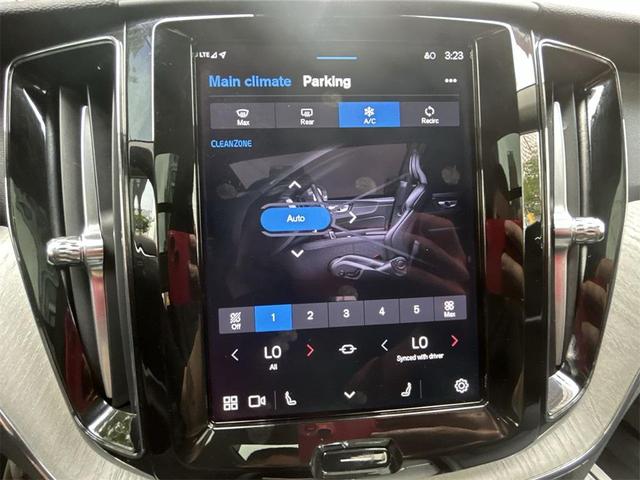 Photo of 2025 Silver Dawn Metallic Volvo XC60