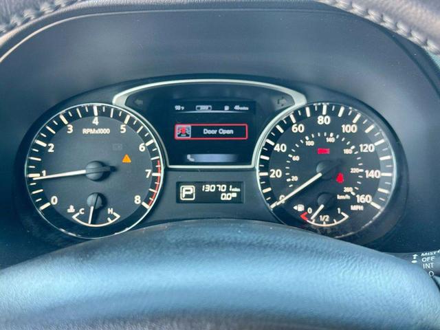 Photo of 2015 Magnetic Black Nissan Pathfinder