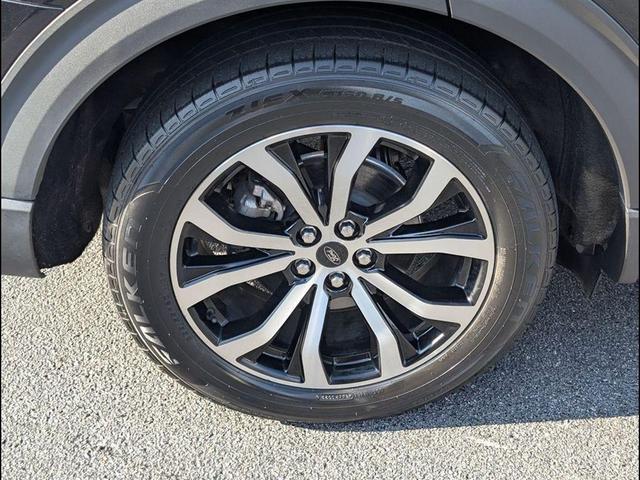 Photo of 2020 Agate Black Metallic Ford Explorer