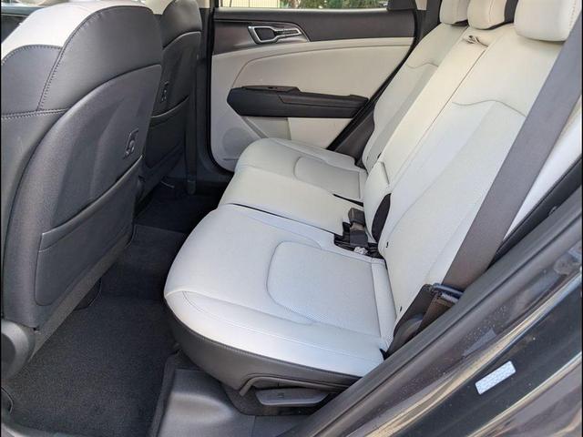 Photo of 2023 Gravity Gray Kia Sportage
