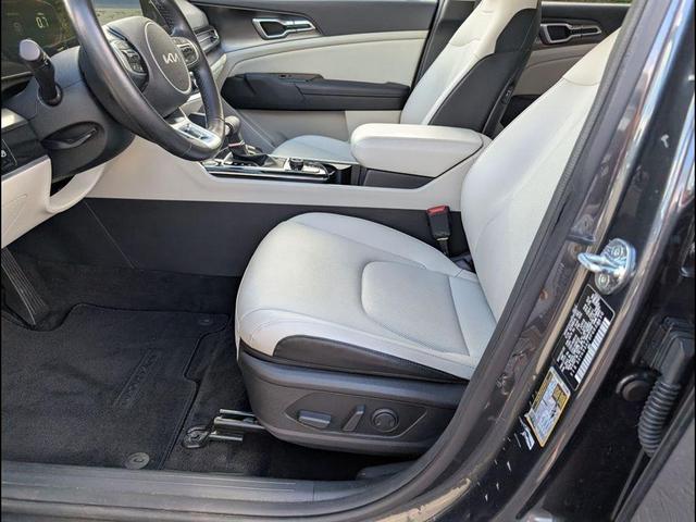 Photo of 2023 Gravity Gray Kia Sportage
