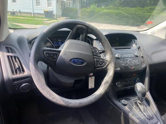 Photo of 2017 Silver Ford Focus