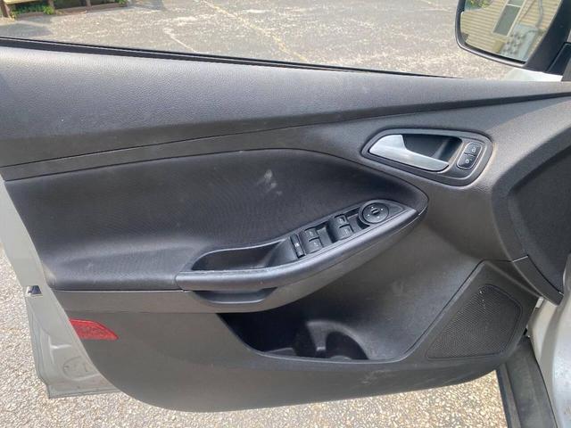 Photo of 2017 Silver Ford Focus
