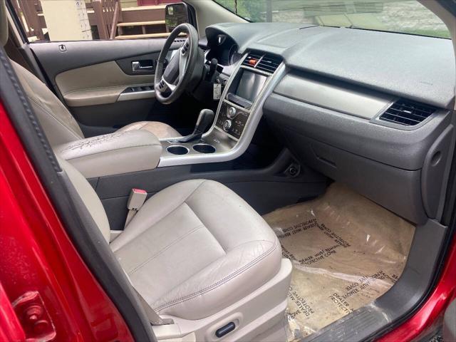 Photo of 2011 Red Ford Edge
