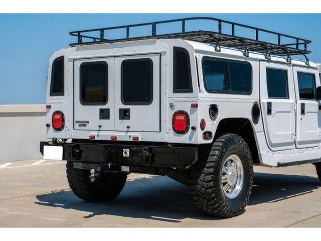 Photo of 2001 Bright White Am General Hummer