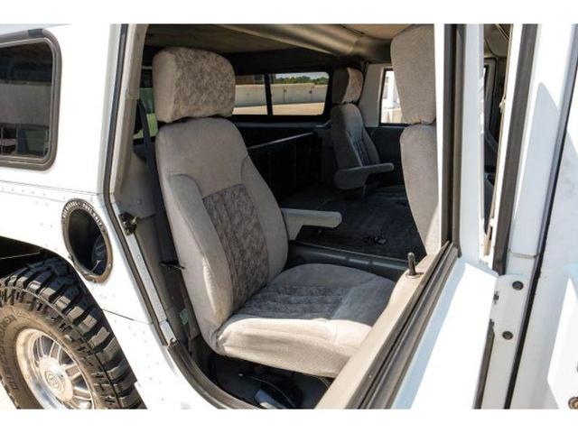 Photo of 2001 Bright White Am General Hummer
