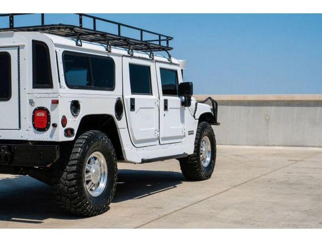 Photo of 2001 Bright White Am General Hummer