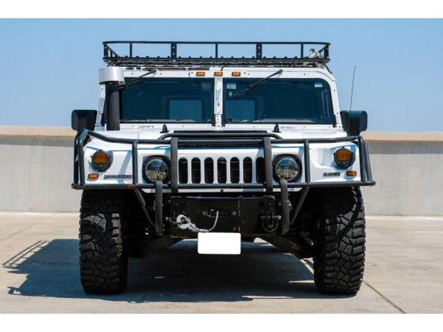 Photo of 2001 Bright White Am General Hummer