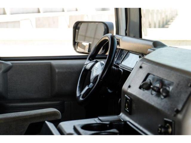 Photo of 2001 Bright White Am General Hummer