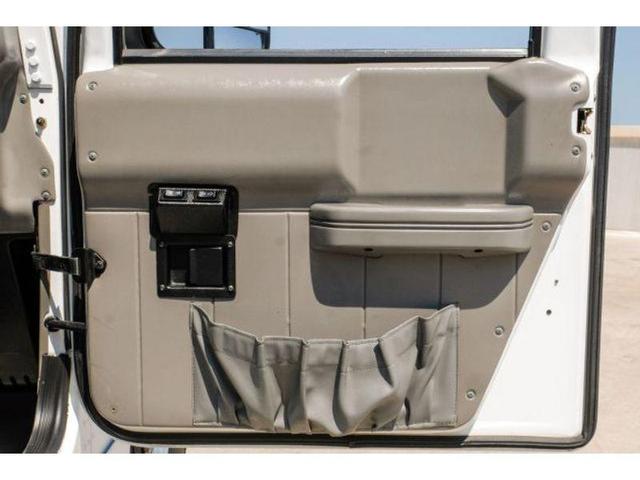 Photo of 2001 Bright White Am General Hummer