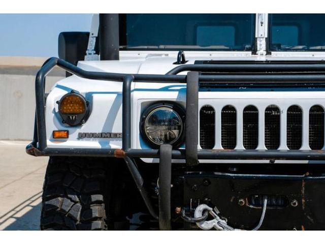 Photo of 2001 Bright White Am General Hummer
