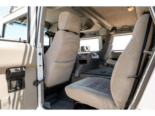 Photo of 2001 Bright White Am General Hummer
