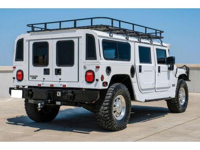 Photo of 2001 Bright White Am General Hummer