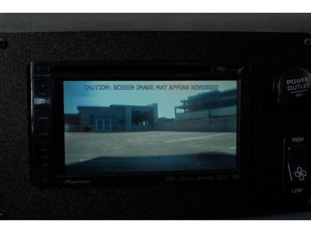 Photo of 2001 Bright White Am General Hummer