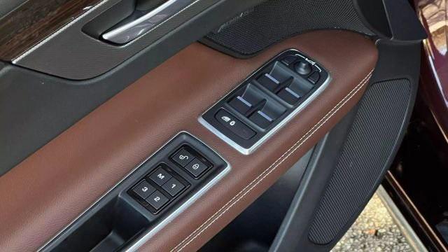 Photo of 2017 Burgundy Jaguar XF