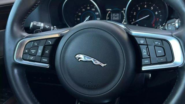 Photo of 2017 Burgundy Jaguar XF