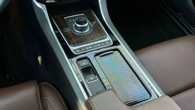 Photo of 2017 Burgundy Jaguar XF