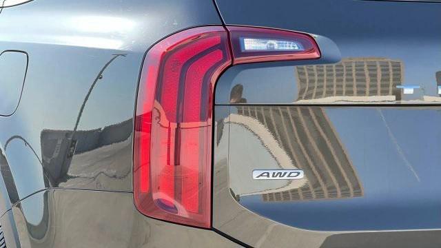 Photo of 2022 Dark Moss Kia Telluride