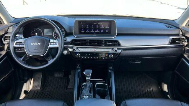 Photo of 2022 Dark Moss Kia Telluride