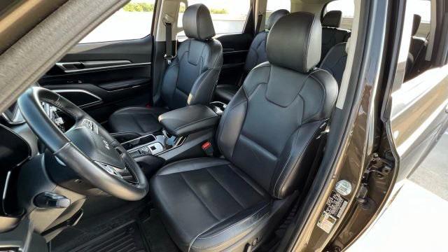 Photo of 2022 Dark Moss Kia Telluride