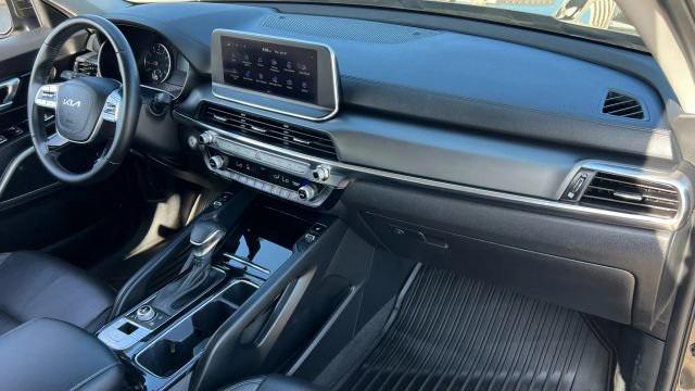 Photo of 2022 Dark Moss Kia Telluride
