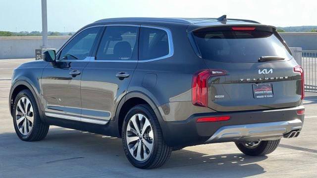 Photo of 2022 Dark Moss Kia Telluride
