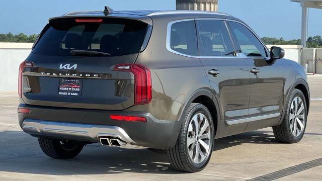 Photo of 2022 Dark Moss Kia Telluride