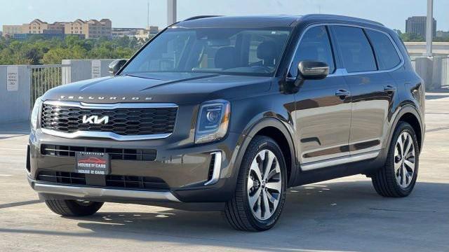 Photo of 2022 Dark Moss Kia Telluride