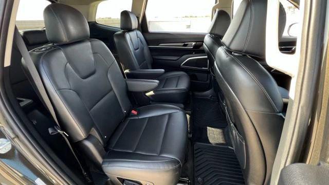 Photo of 2022 Dark Moss Kia Telluride