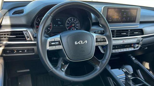Photo of 2022 Dark Moss Kia Telluride