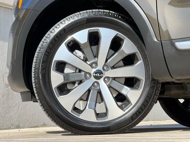 Photo of 2022 Dark Moss Kia Telluride