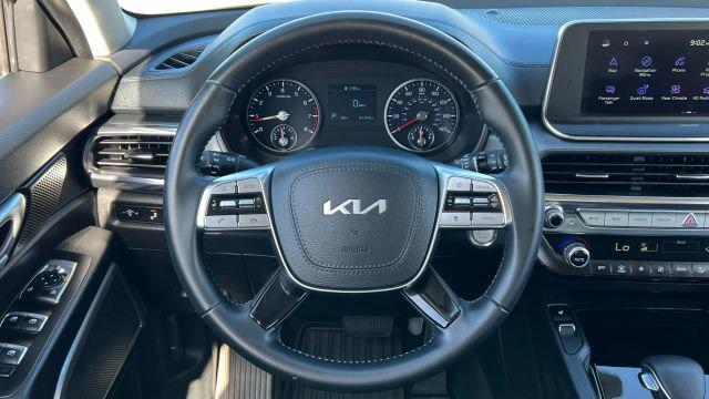 Photo of 2022 Dark Moss Kia Telluride