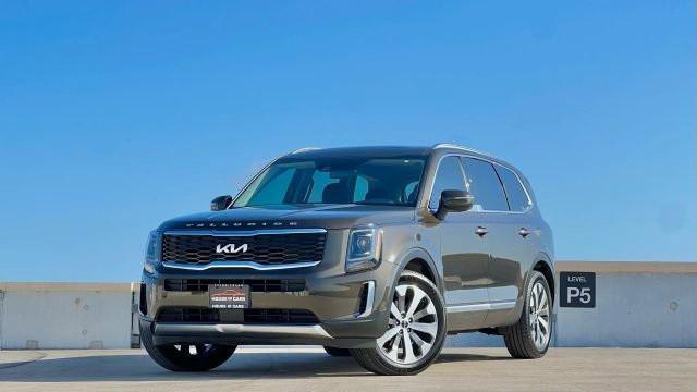 Photo of 2022 Dark Moss Kia Telluride