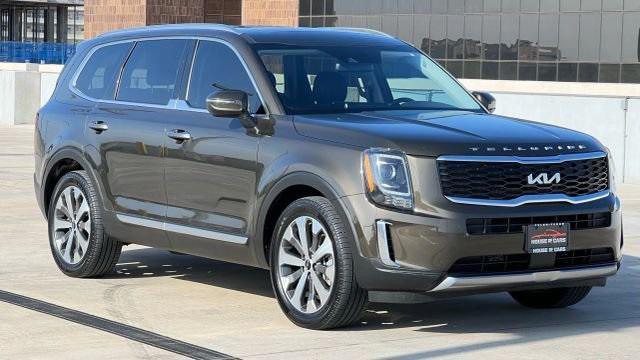 Photo of 2022 Dark Moss Kia Telluride