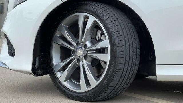Photo of 2016 White Mercedes-Benz E-Class