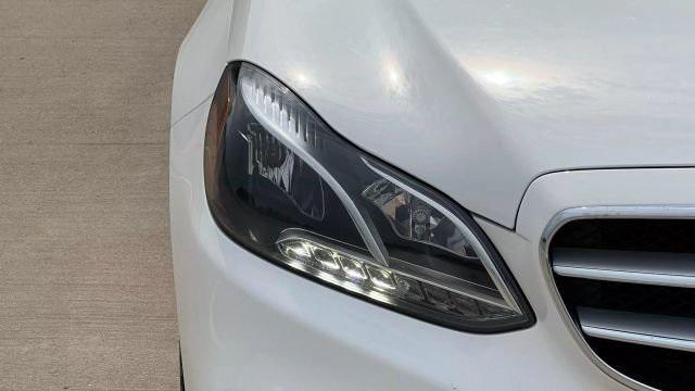 Photo of 2016 White Mercedes-Benz E-Class